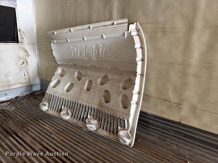image for item FK3228 2010 Utility 3000R refrigerated van trailer