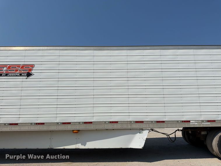 image for item FK3228 2010 Utility 3000R refrigerated van trailer