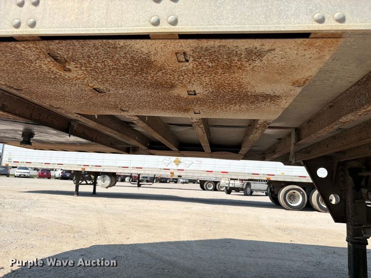 image for item FK3228 2010 Utility 3000R refrigerated van trailer