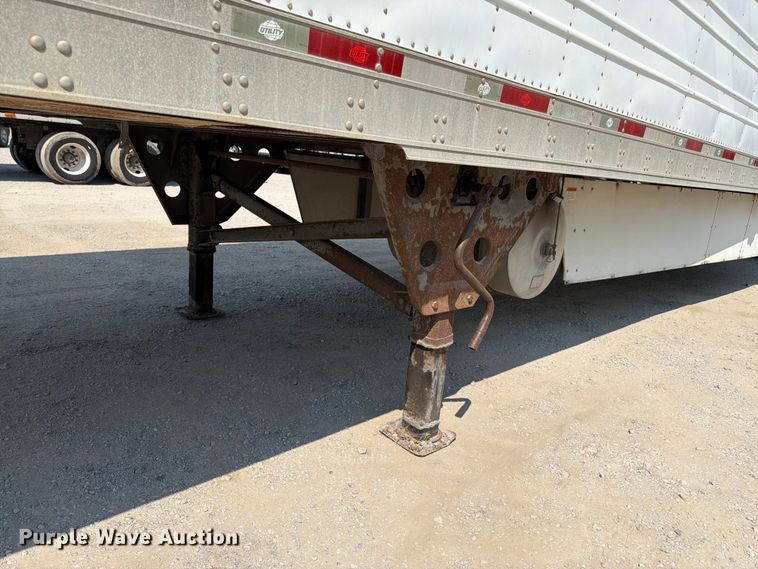 image for item FK3228 2010 Utility 3000R refrigerated van trailer