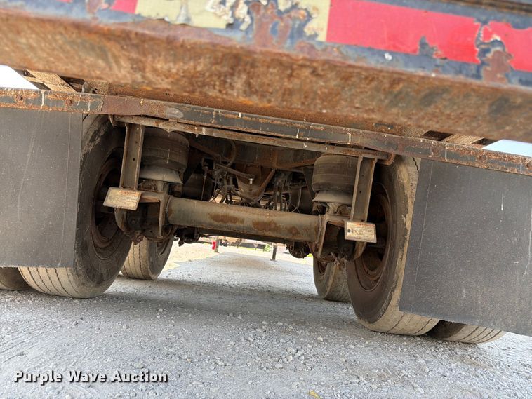 image for item FK3228 2010 Utility 3000R refrigerated van trailer