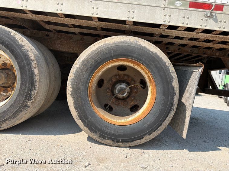 image for item FK3228 2010 Utility 3000R refrigerated van trailer