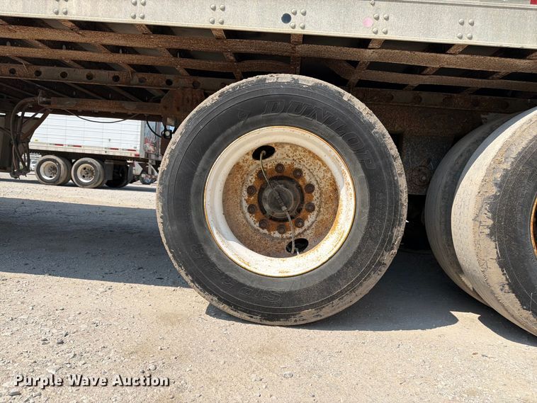 image for item FK3228 2010 Utility 3000R refrigerated van trailer