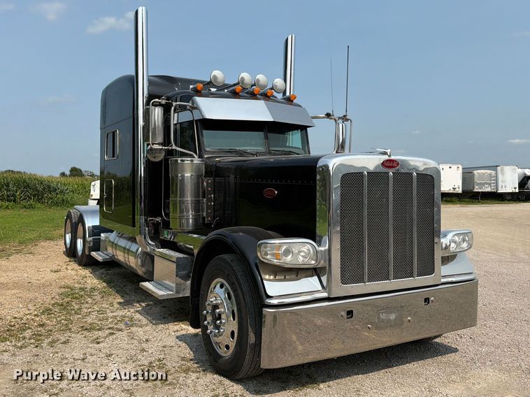 image for item FK3297 2017 Peterbilt 389 semi truck