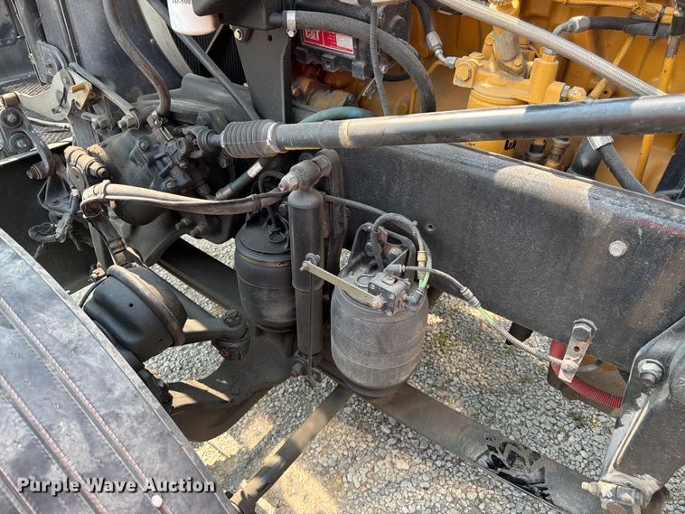 image for item FK3297 2017 Peterbilt 389 semi truck
