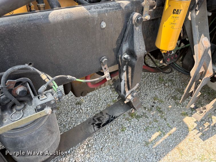 image for item FK3297 2017 Peterbilt 389 semi truck
