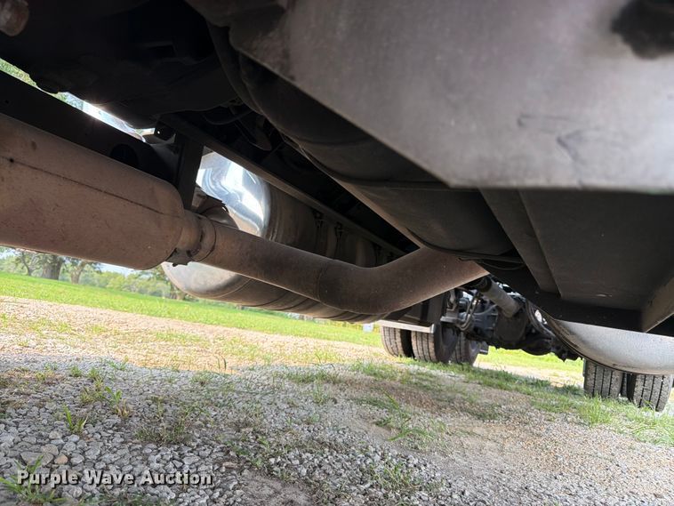 image for item FK3297 2017 Peterbilt 389 semi truck