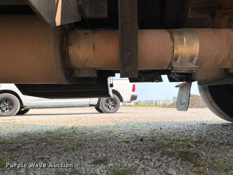 image for item FK3297 2017 Peterbilt 389 semi truck