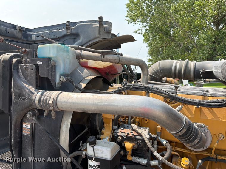 image for item FK3297 2017 Peterbilt 389 semi truck