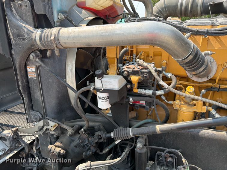 image for item FK3297 2017 Peterbilt 389 semi truck