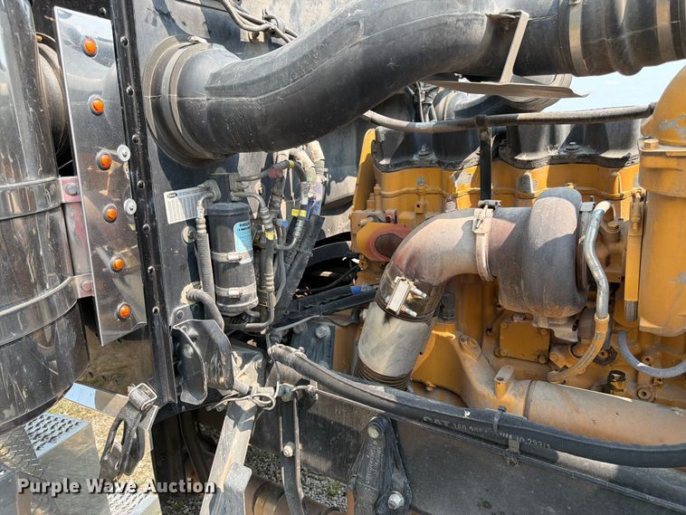 image for item FK3297 2017 Peterbilt 389 semi truck