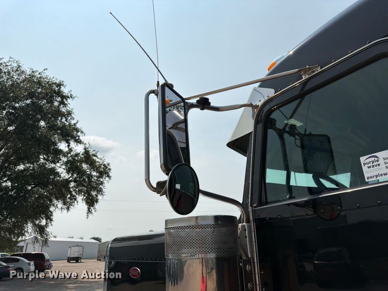 image for item FK3298 2016 Peterbilt 389 semi truck