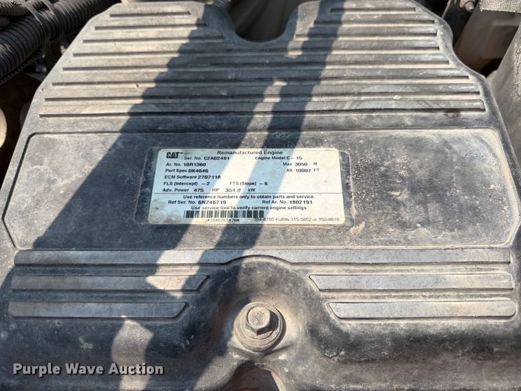 image for item FK3298 2016 Peterbilt 389 semi truck