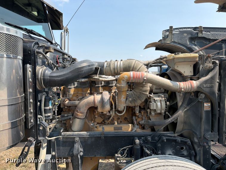 image for item FK3298 2016 Peterbilt 389 semi truck