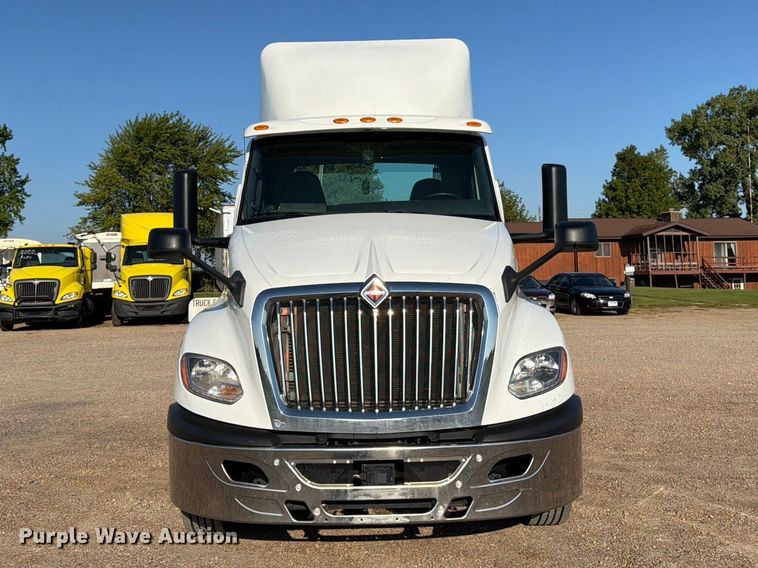 image for item FK3387 2019 International LT625 semi truck