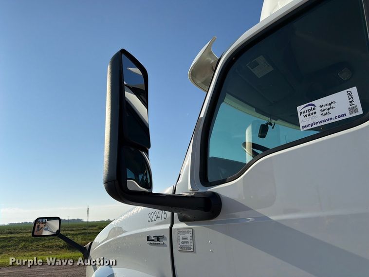 image for item FK3387 2019 International LT625 semi truck