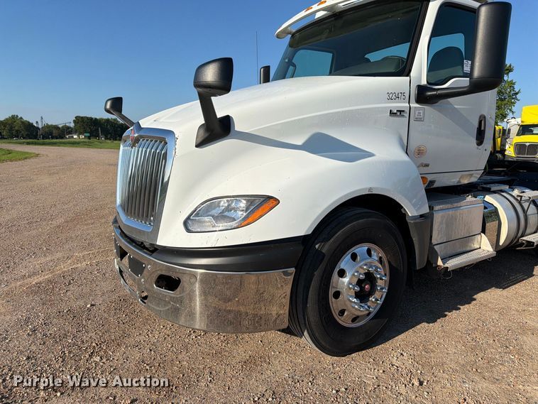 image for item FK3387 2019 International LT625 semi truck