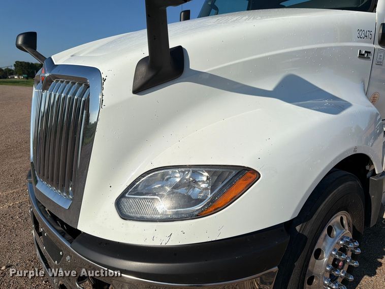 image for item FK3387 2019 International LT625 semi truck