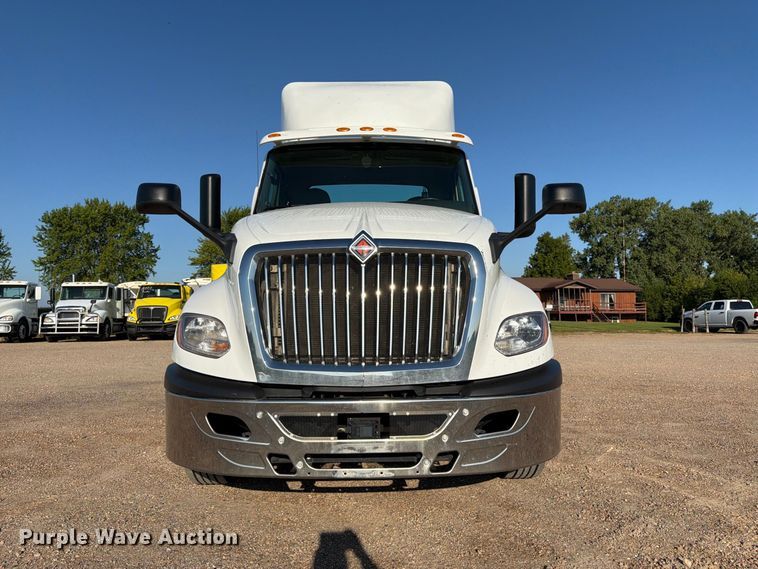 image for item FK3387 2019 International LT625 semi truck