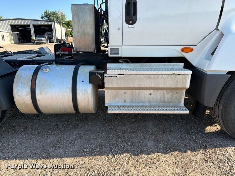 image for item FK3387 2019 International LT625 semi truck