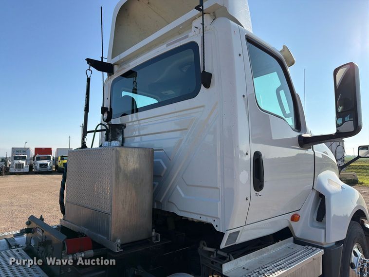 image for item FK3387 2019 International LT625 semi truck