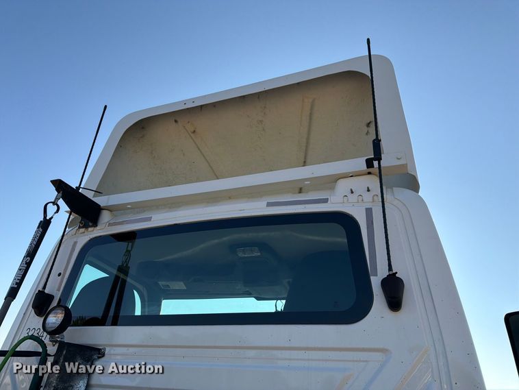 image for item FK3387 2019 International LT625 semi truck