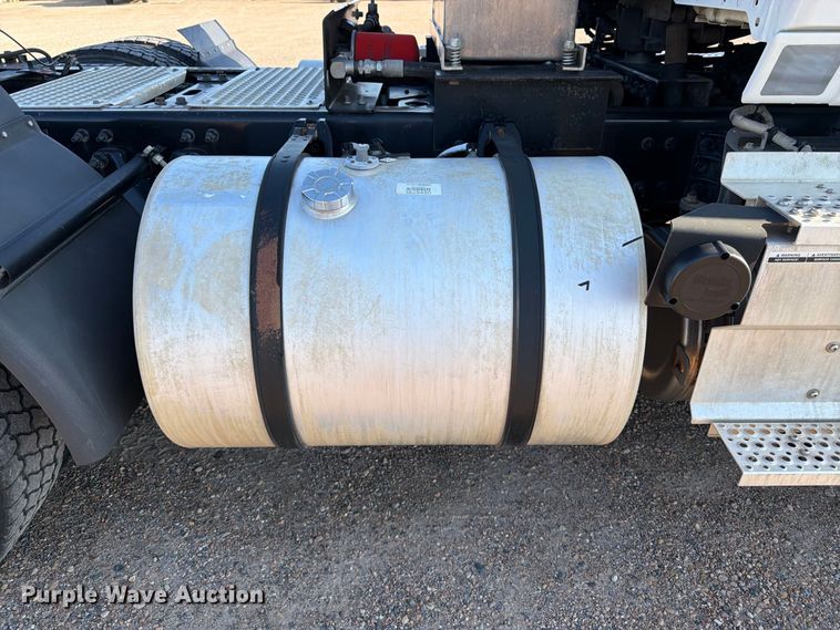 image for item FK3387 2019 International LT625 semi truck
