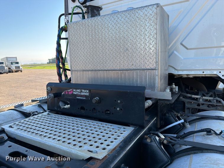 image for item FK3387 2019 International LT625 semi truck