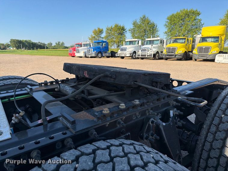 image for item FK3387 2019 International LT625 semi truck