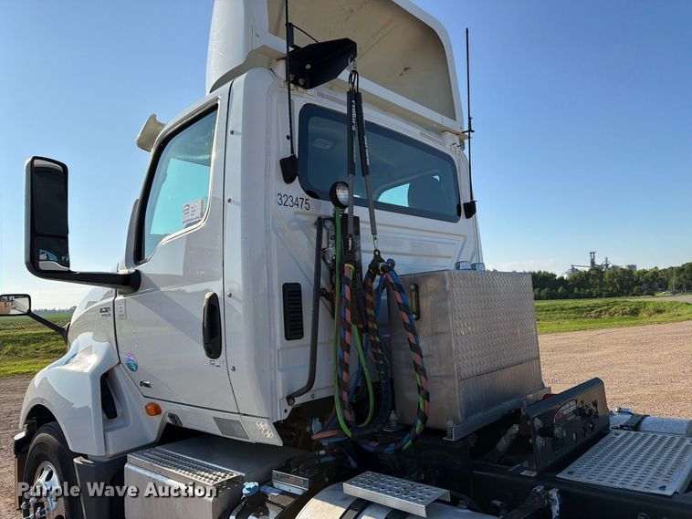 image for item FK3387 2019 International LT625 semi truck
