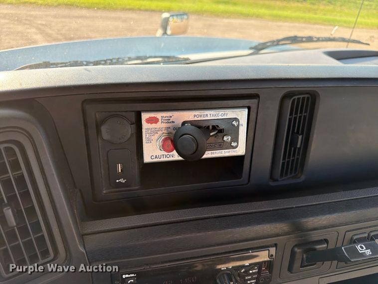 image for item FK3387 2019 International LT625 semi truck