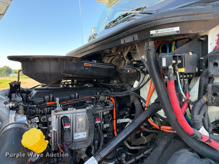 image for item FK3387 2019 International LT625 semi truck