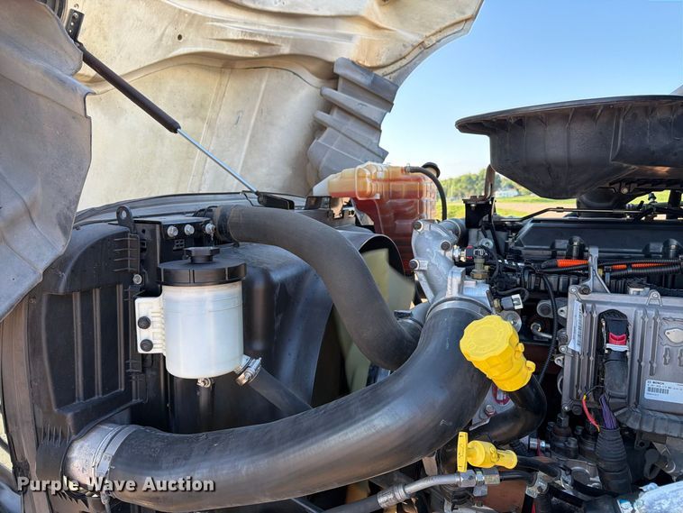 image for item FK3387 2019 International LT625 semi truck