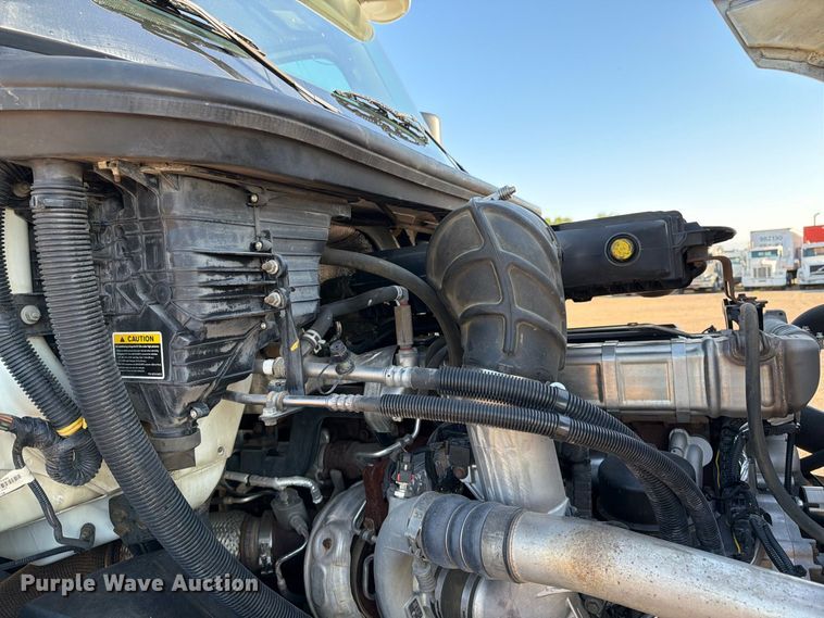 image for item FK3387 2019 International LT625 semi truck