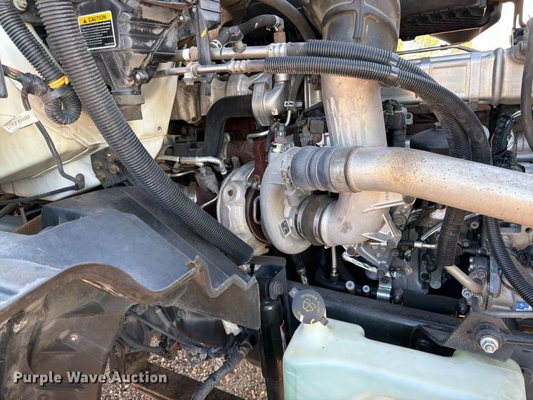 image for item FK3387 2019 International LT625 semi truck