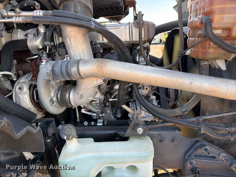 image for item FK3387 2019 International LT625 semi truck