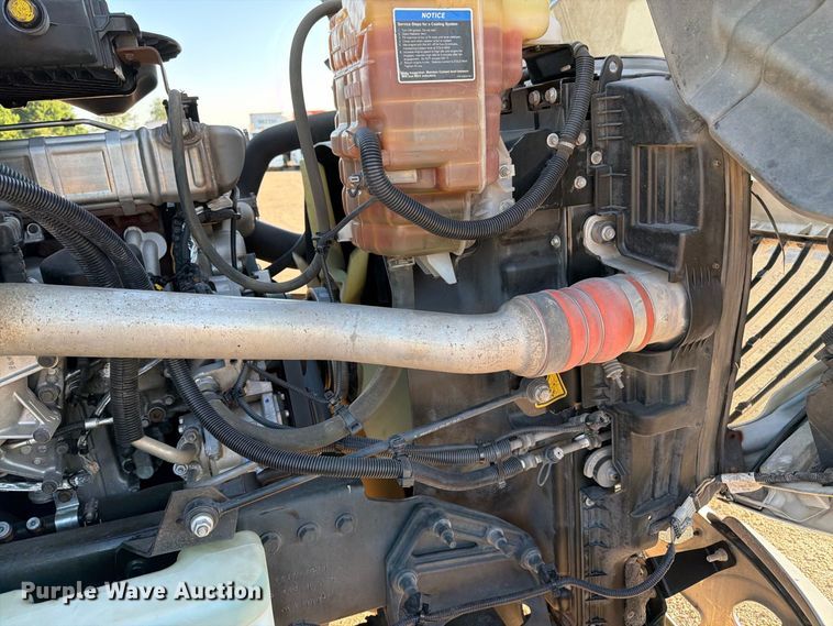 image for item FK3387 2019 International LT625 semi truck