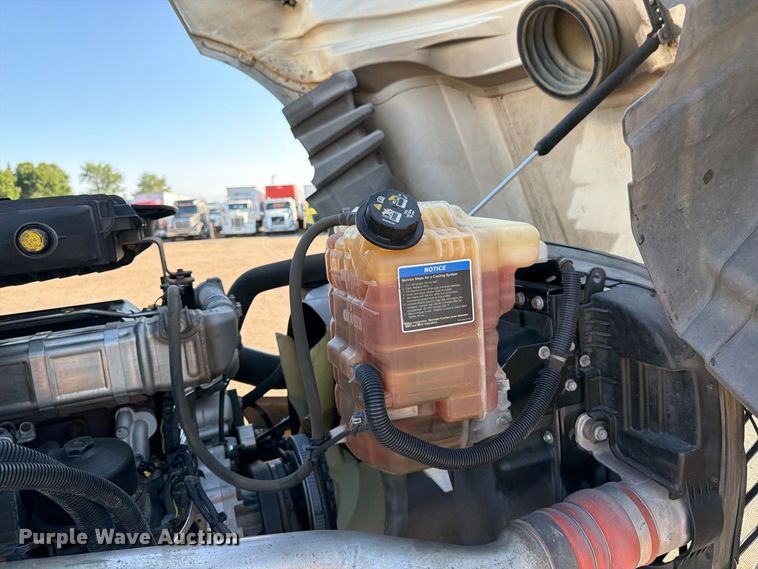 image for item FK3387 2019 International LT625 semi truck
