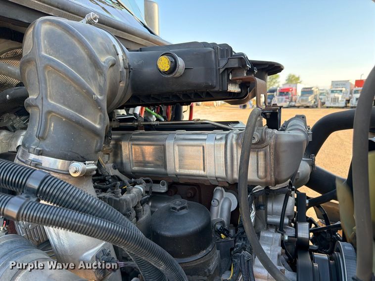 image for item FK3387 2019 International LT625 semi truck