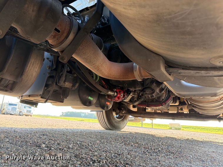 image for item FK3387 2019 International LT625 semi truck