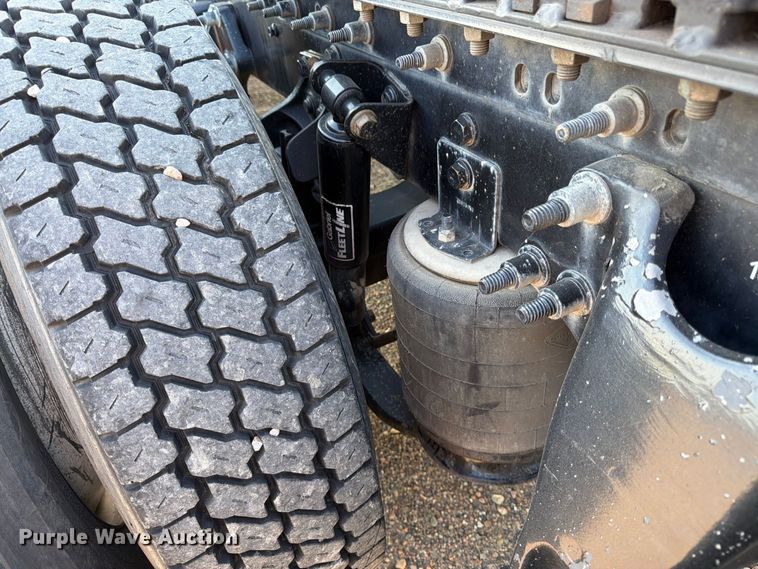 image for item FK3387 2019 International LT625 semi truck