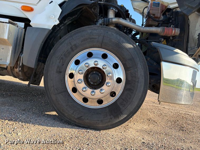 image for item FK3387 2019 International LT625 semi truck