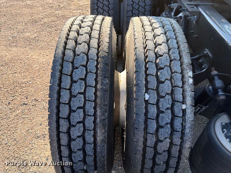 image for item FK3387 2019 International LT625 semi truck