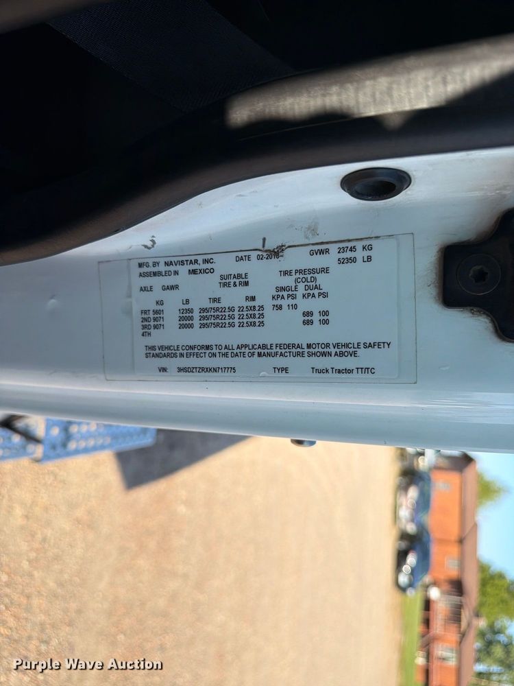 image for item FK3387 2019 International LT625 semi truck