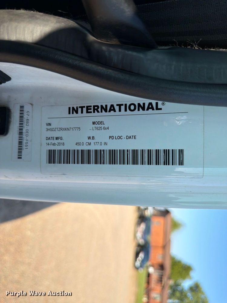 image for item FK3387 2019 International LT625 semi truck