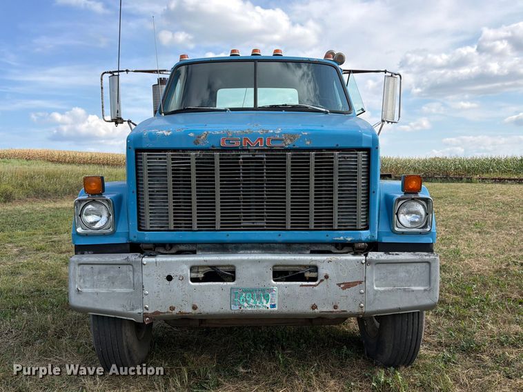 image for item FK3390 1985 GMC J9C064 semi truck
