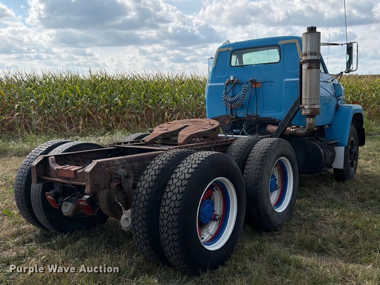 image for item FK3390 1985 GMC J9C064 semi truck