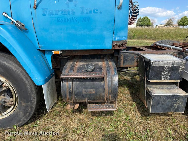 image for item FK3390 1985 GMC J9C064 semi truck