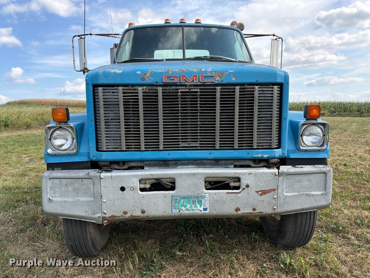 image for item FK3390 1985 GMC J9C064 semi truck