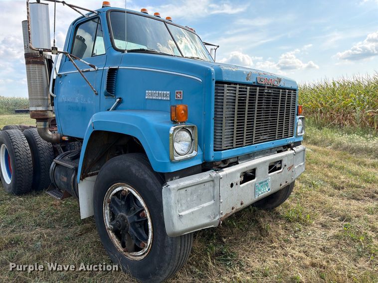 image for item FK3390 1985 GMC J9C064 semi truck